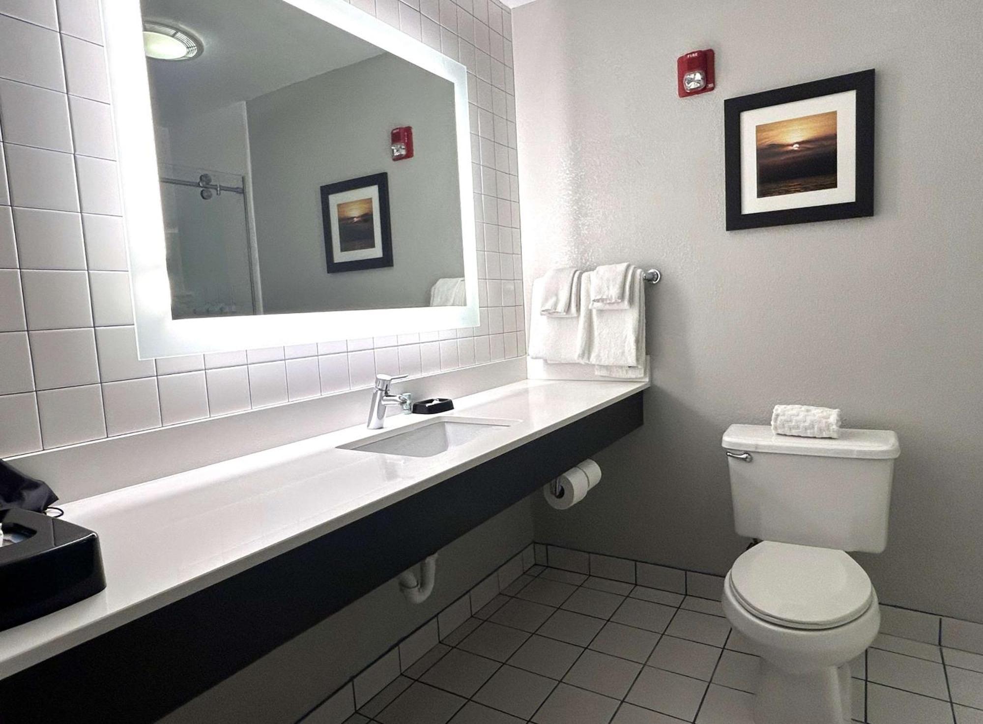 Best Western Erie Inn & Suites Kearsarge Exterior photo
